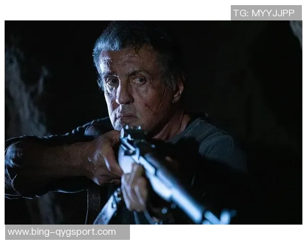 克拉克斯顿半场表现惊艳7中5贡献11分8板5助正负值高达22